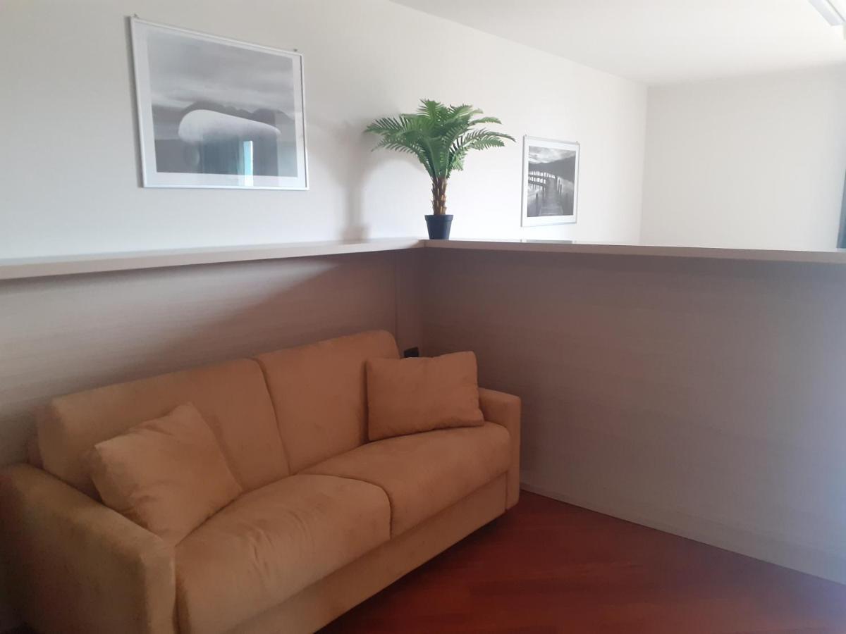 Open Space 53 Con Parcheggio In Struttura E Colazione Deliziosa 都灵 外观 照片